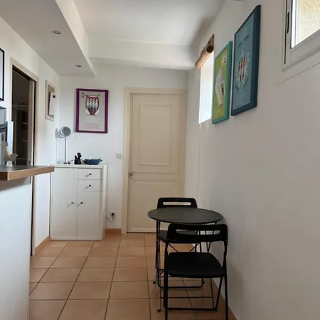 Climatise Avec Wifi Au Coeur Du Village Et A 50m De La Lejlighed