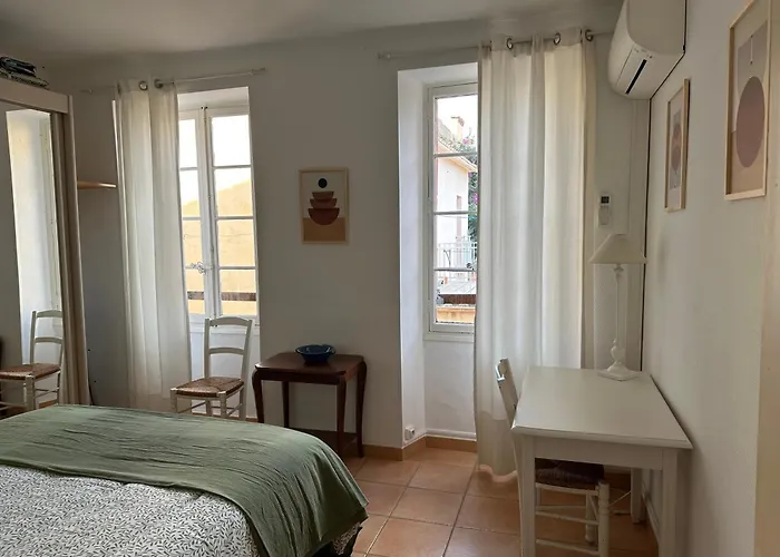 Climatise Au Coeur Du Village Et A 50m De La 아파트 *